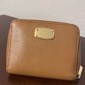 Michael Kors small wallet (never used)